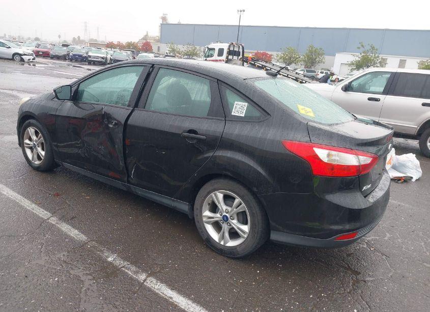 Photo 3 of 2014 Ford Focus SE (VIN 1FADP3F25EL176304)