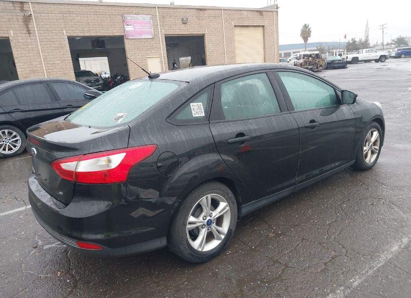 Photo 4 of 2014 Ford Focus SE (VIN 1FADP3F25EL176304)