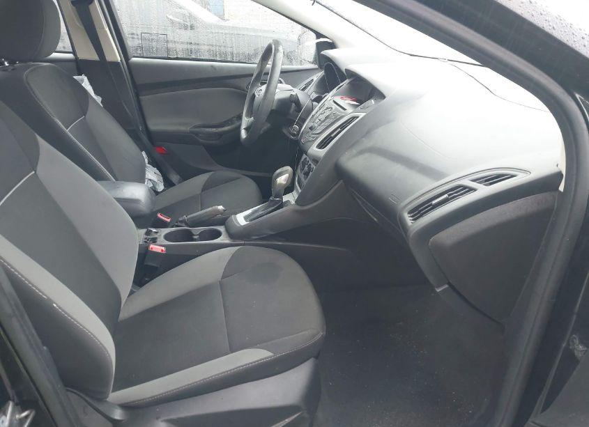 Photo 5 of 2014 Ford Focus SE (VIN 1FADP3F25EL176304)