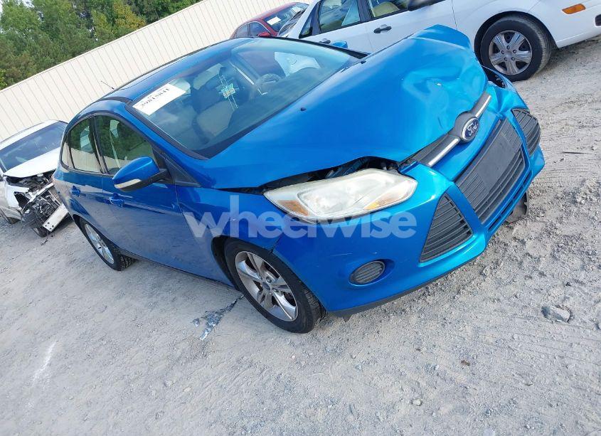 2014 Ford Focus SE (VIN 1FADP3F25EL185553) main photo