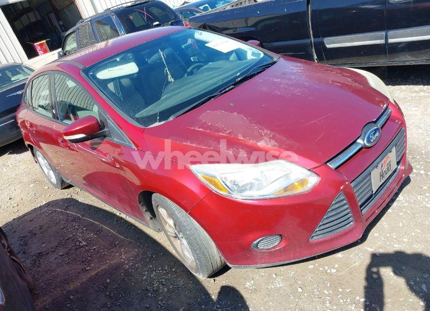 2014 Ford Focus SE (VIN 1FADP3F25EL190736) main photo