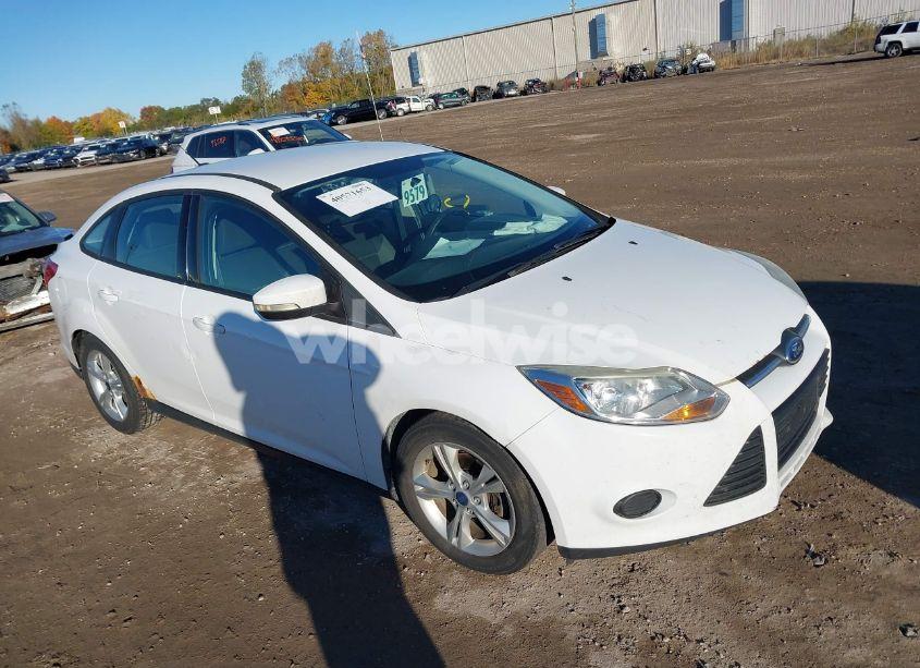 2014 Ford Focus SE (VIN 1FADP3F25EL200164) main photo