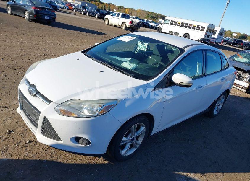 Photo 2 of 2014 Ford Focus SE (VIN 1FADP3F25EL200164)