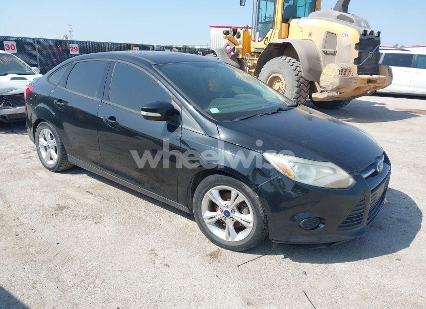 2014 Ford Focus SE (VIN 1FADP3F25EL203789) main photo