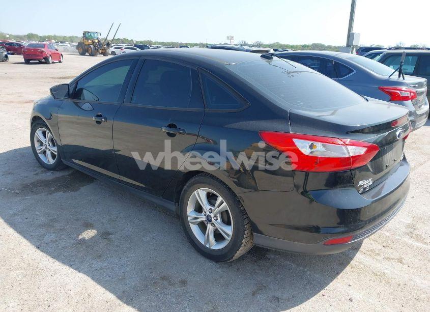 Photo 3 of 2014 Ford Focus SE (VIN 1FADP3F25EL203789)