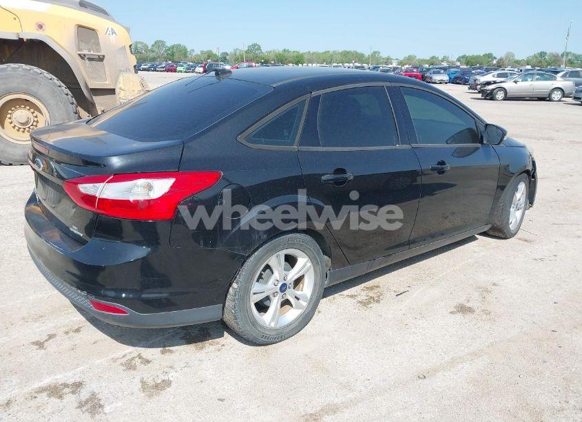 Photo 4 of 2014 Ford Focus SE (VIN 1FADP3F25EL203789)