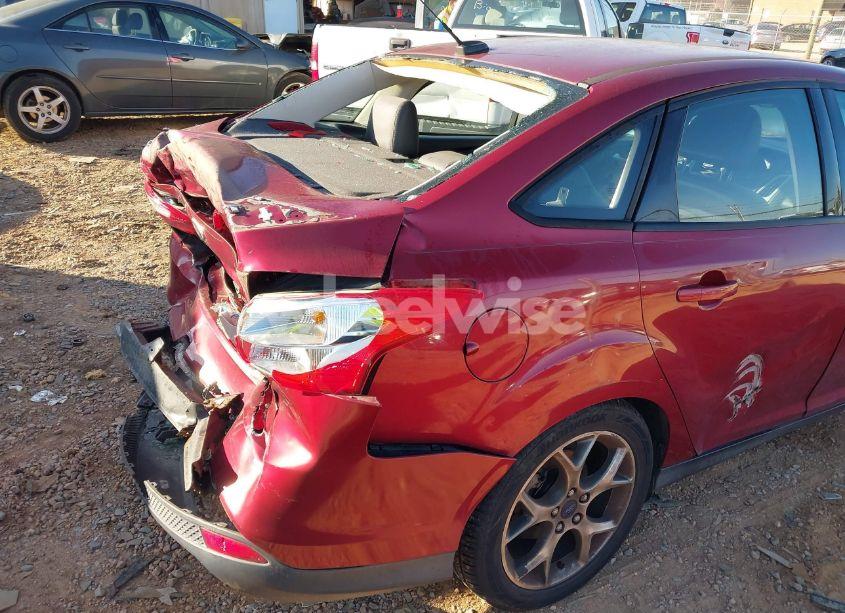Photo 12 of 2014 Ford Focus SE (VIN 1FADP3F25EL231270)