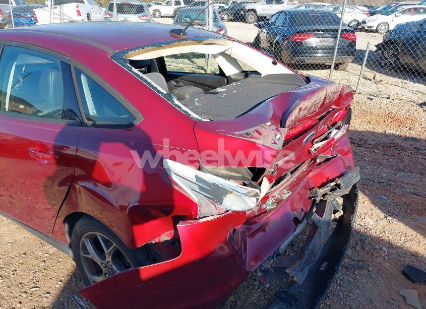 Photo 13 of 2014 Ford Focus SE (VIN 1FADP3F25EL231270)