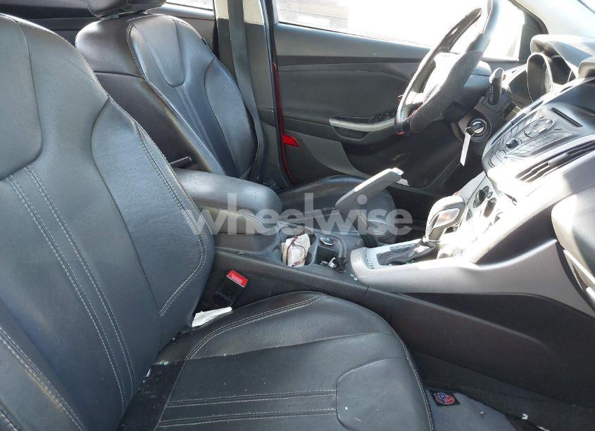 Photo 5 of 2014 Ford Focus SE (VIN 1FADP3F25EL231270)