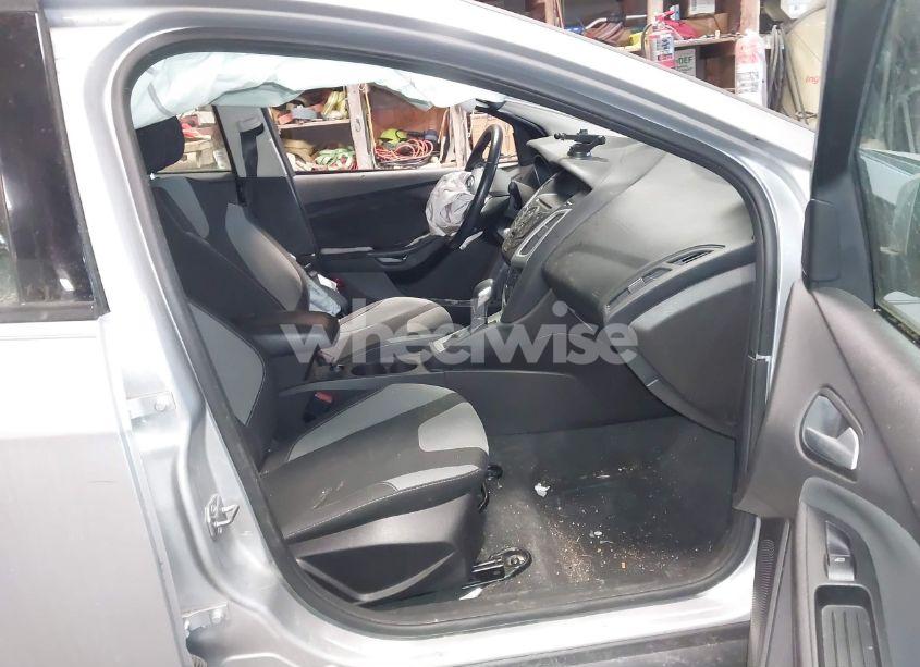 Photo 5 of 2014 Ford Focus SE (VIN 1FADP3F25EL234296)