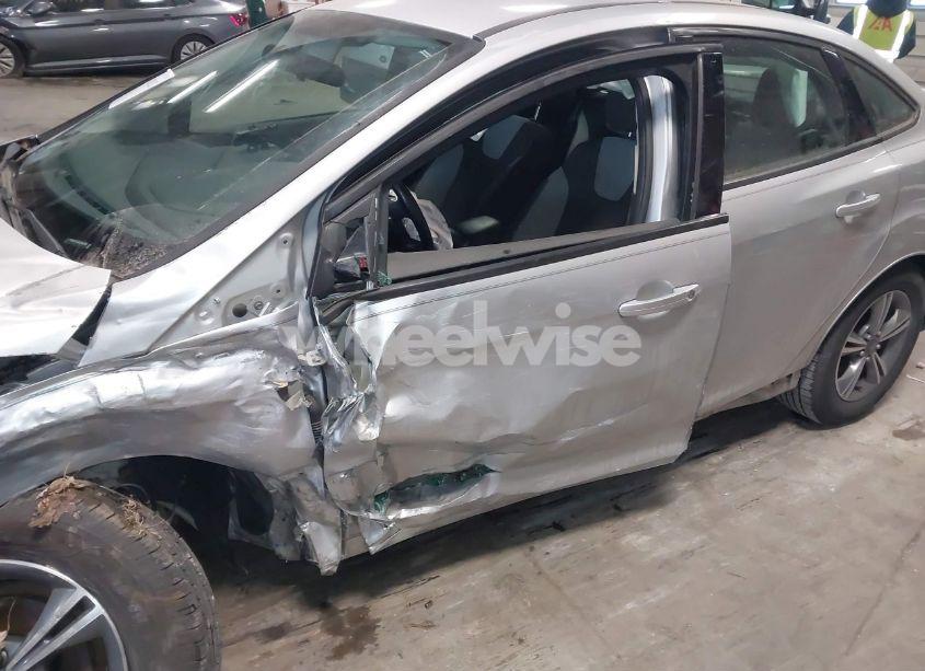 Photo 6 of 2014 Ford Focus SE (VIN 1FADP3F25EL234296)