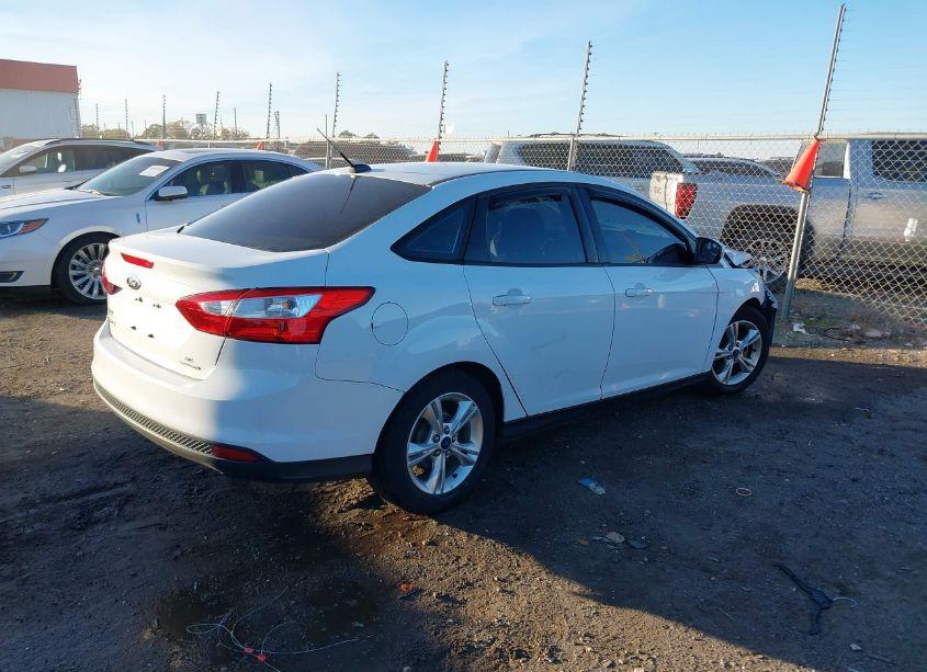 Photo 4 of 2014 Ford Focus SE (VIN 1FADP3F25EL244049)
