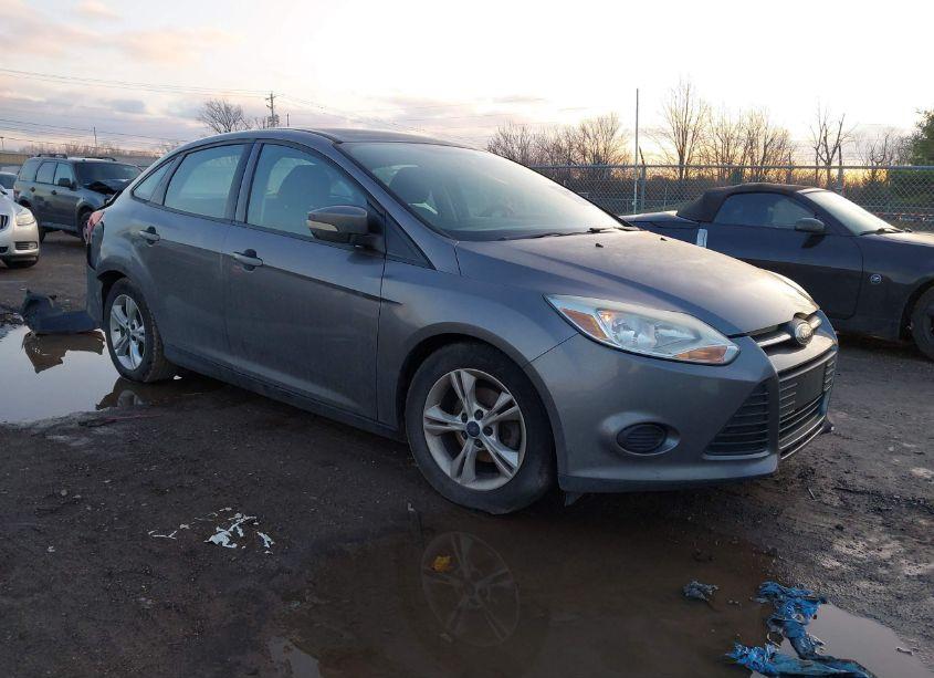 2014 Ford Focus SE (VIN 1FADP3F25EL255407) main photo