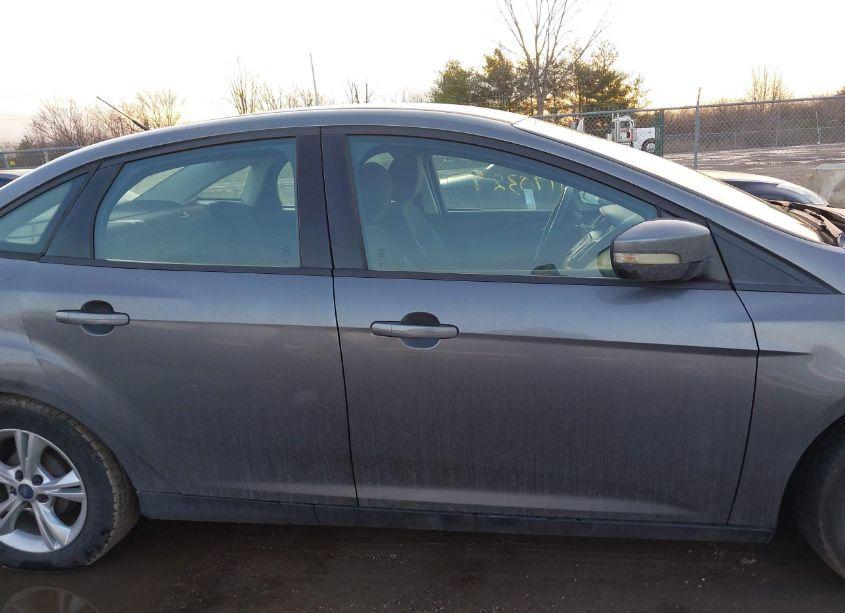 Photo 13 of 2014 Ford Focus SE (VIN 1FADP3F25EL255407)