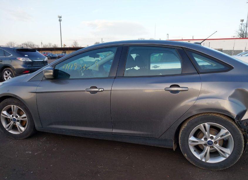 Photo 14 of 2014 Ford Focus SE (VIN 1FADP3F25EL255407)