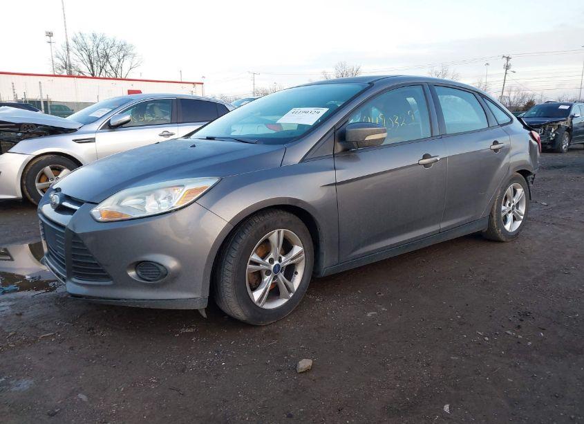 Photo 2 of 2014 Ford Focus SE (VIN 1FADP3F25EL255407)