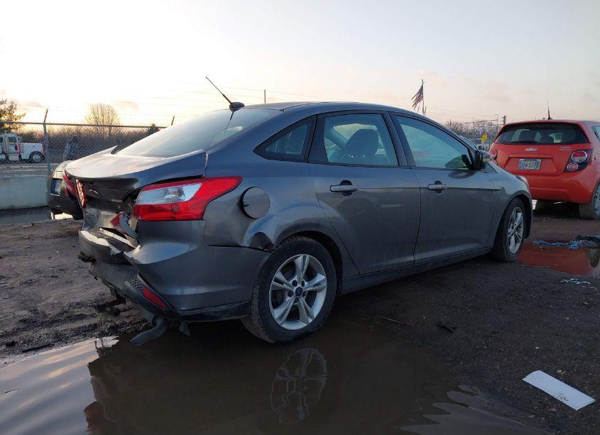 Photo 4 of 2014 Ford Focus SE (VIN 1FADP3F25EL255407)