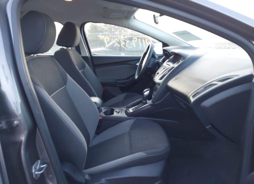 Photo 5 of 2014 Ford Focus SE (VIN 1FADP3F25EL255407)