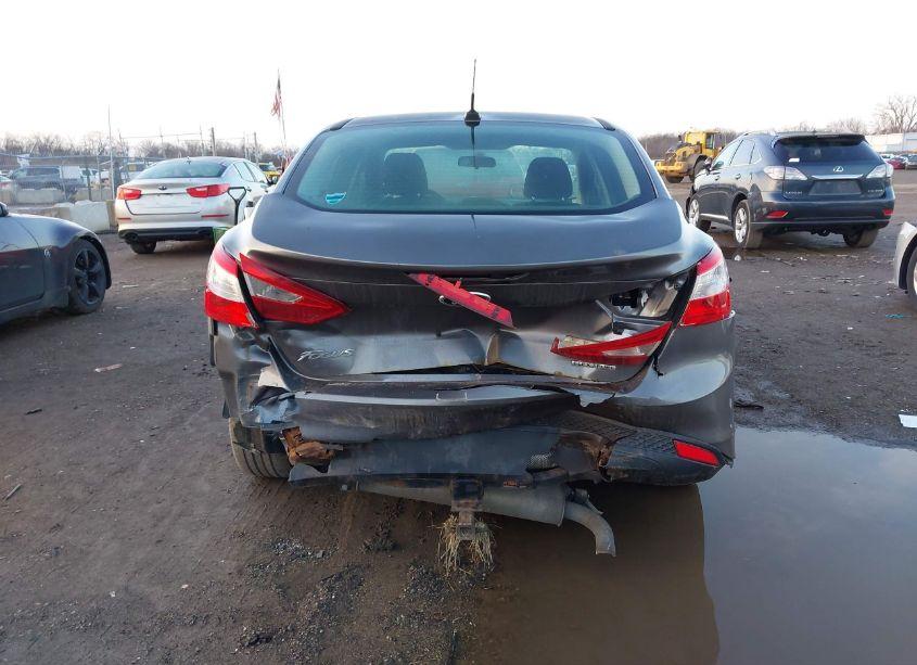 Photo 6 of 2014 Ford Focus SE (VIN 1FADP3F25EL255407)