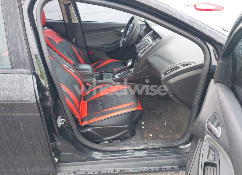 Photo 5 of 2014 Ford Focus SE (VIN 1FADP3F25EL259487)