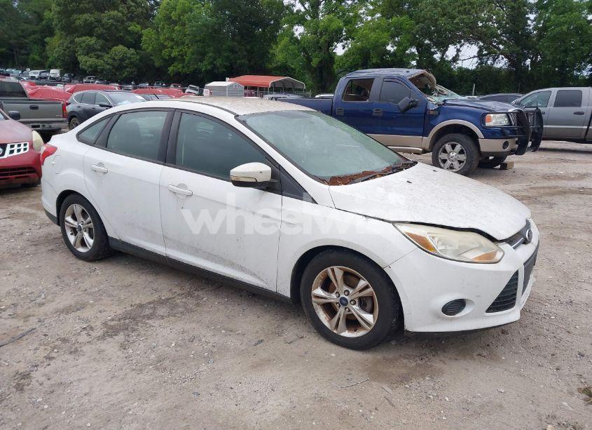 2014 Ford Focus SE (VIN 1FADP3F25EL277813) main photo