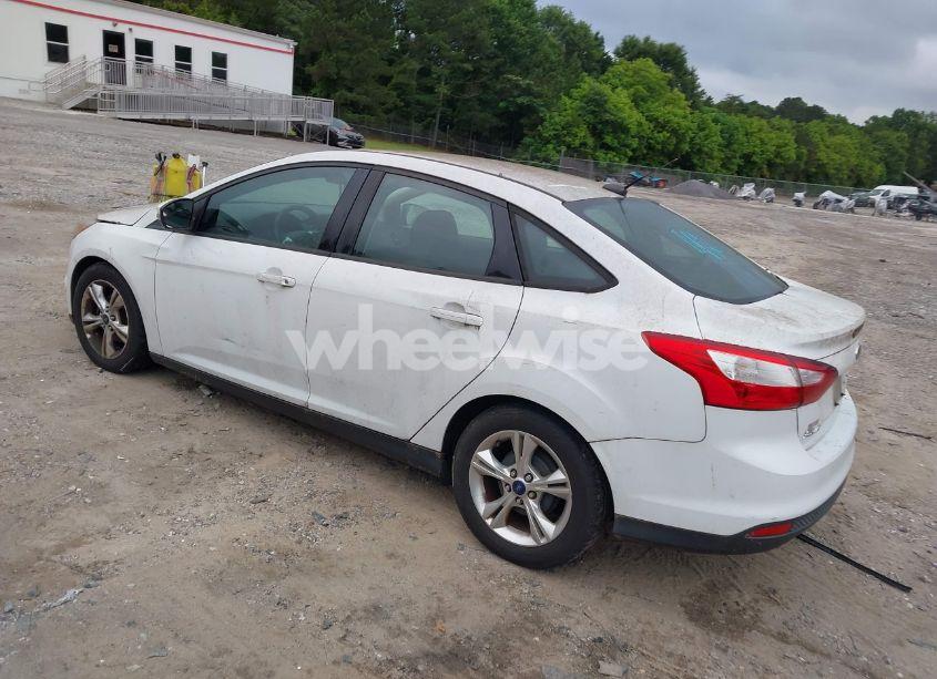 Photo 3 of 2014 Ford Focus SE (VIN 1FADP3F25EL277813)