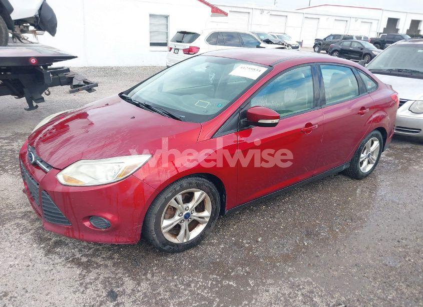Photo 2 of 2014 Ford Focus SE (VIN 1FADP3F25EL284020)