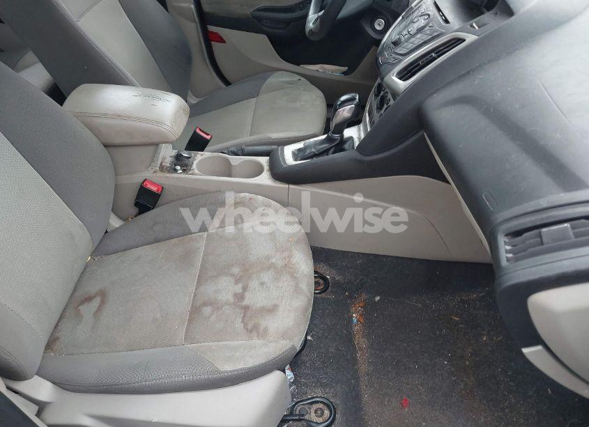 Photo 5 of 2014 Ford Focus SE (VIN 1FADP3F25EL284020)