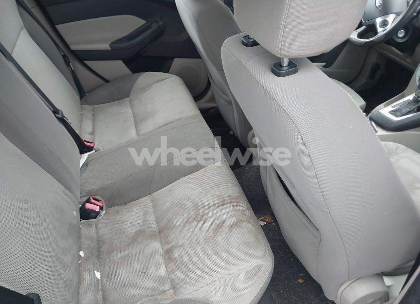 Photo 8 of 2014 Ford Focus SE (VIN 1FADP3F25EL284020)