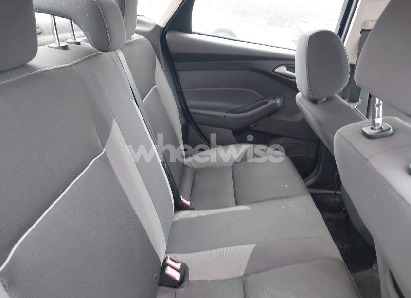 Photo 8 of 2014 Ford Focus SE (VIN 1FADP3F25EL287712)