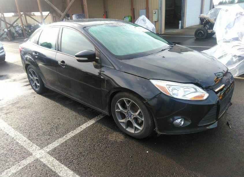 2014 Ford Focus SE (VIN 1FADP3F25EL294918) main photo