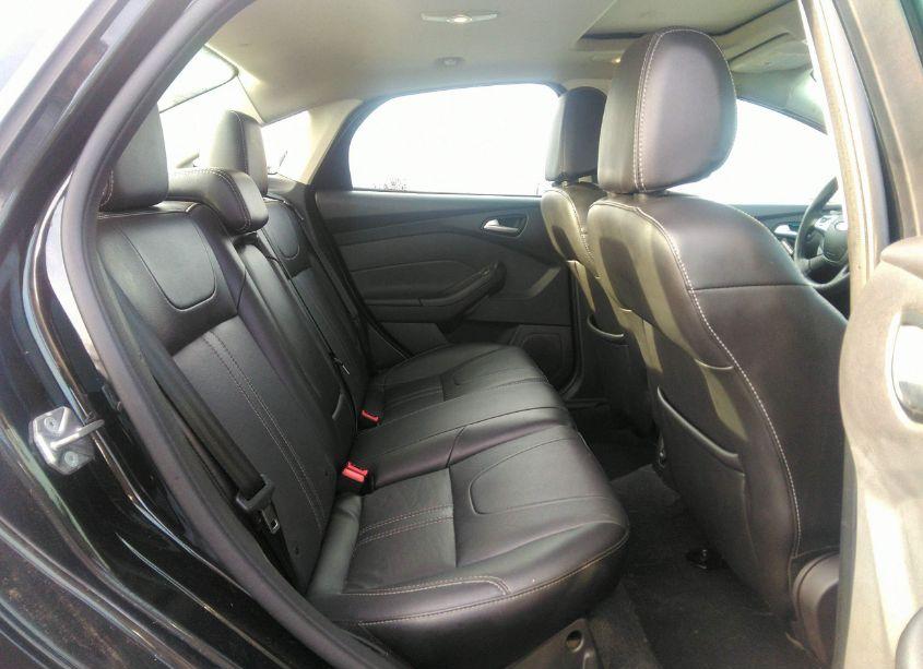Photo 8 of 2014 Ford Focus SE (VIN 1FADP3F25EL294918)