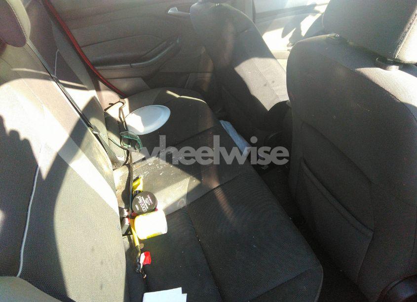 Photo 8 of 2014 Ford Focus SE (VIN 1FADP3F25EL298645)