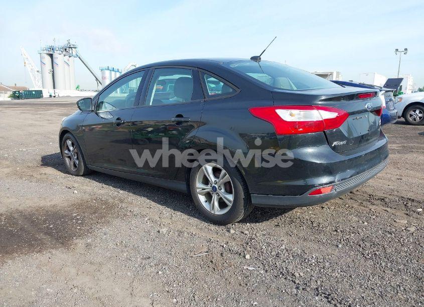 Photo 3 of 2014 Ford Focus SE (VIN 1FADP3F25EL304461)