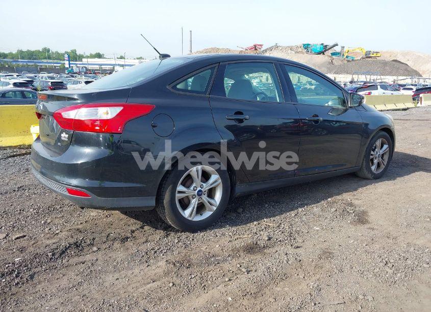 Photo 4 of 2014 Ford Focus SE (VIN 1FADP3F25EL304461)