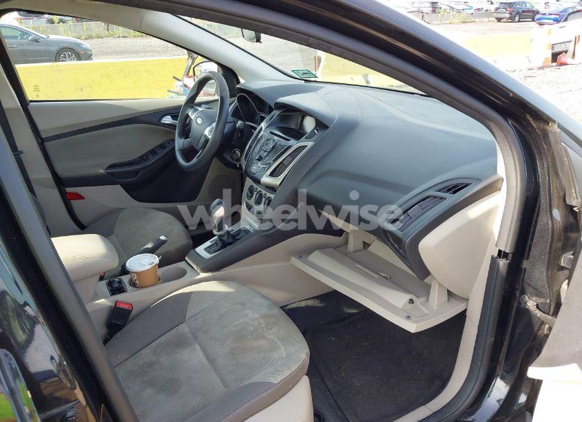 Photo 5 of 2014 Ford Focus SE (VIN 1FADP3F25EL304461)