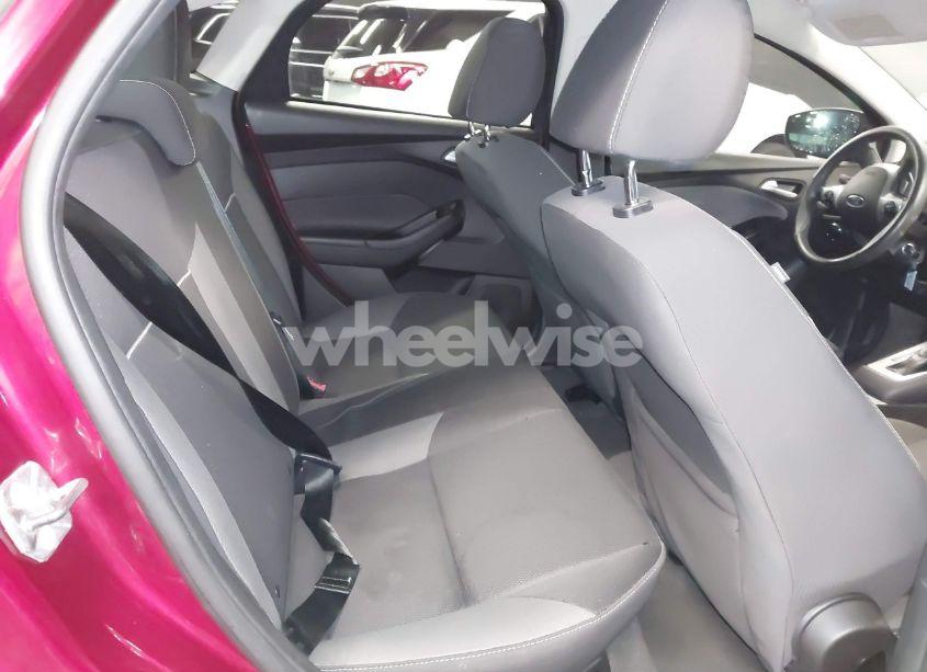 Photo 8 of 2014 Ford Focus SE (VIN 1FADP3F25EL320630)