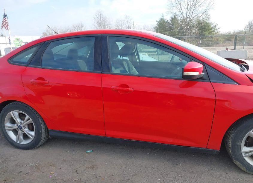 Photo 13 of 2014 Ford Focus SE (VIN 1FADP3F25EL322703)
