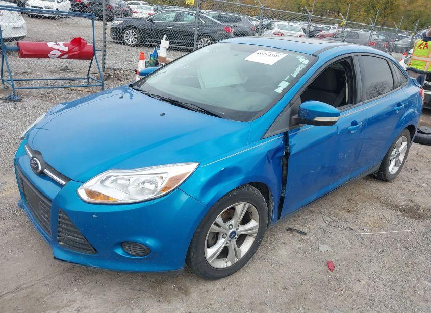 Photo 2 of 2014 Ford Focus SE (VIN 1FADP3F25EL323043)