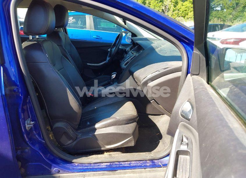 Photo 5 of 2014 Ford Focus SE (VIN 1FADP3F25EL323396)