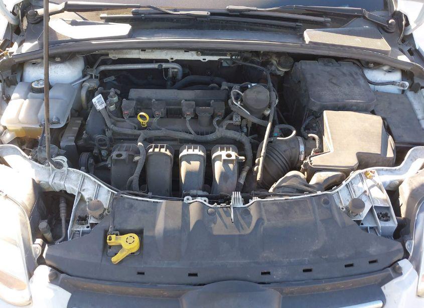 Photo 10 of 2014 Ford Focus SE (VIN 1FADP3F25EL327349)