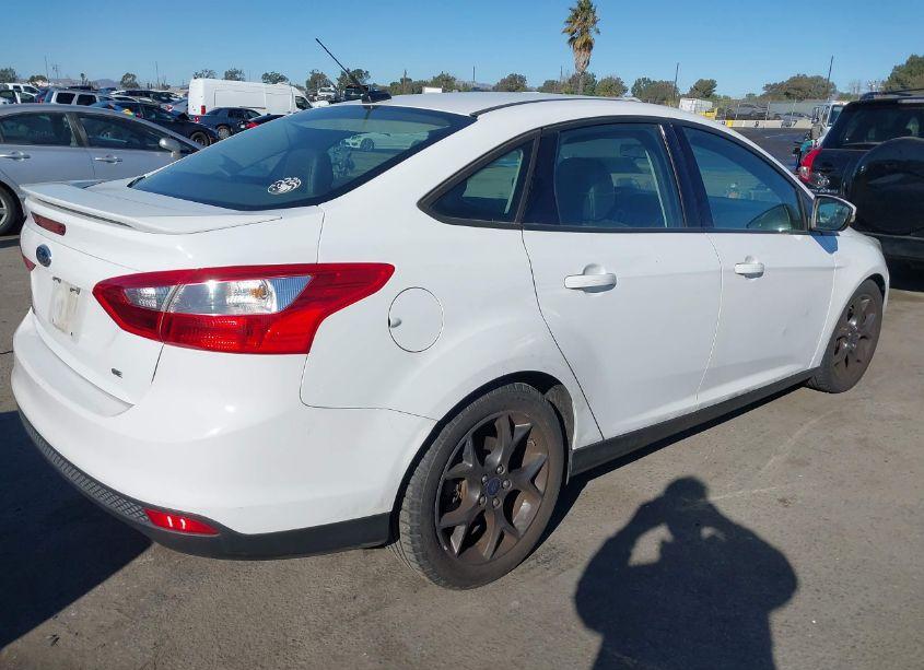 Photo 4 of 2014 Ford Focus SE (VIN 1FADP3F25EL327349)
