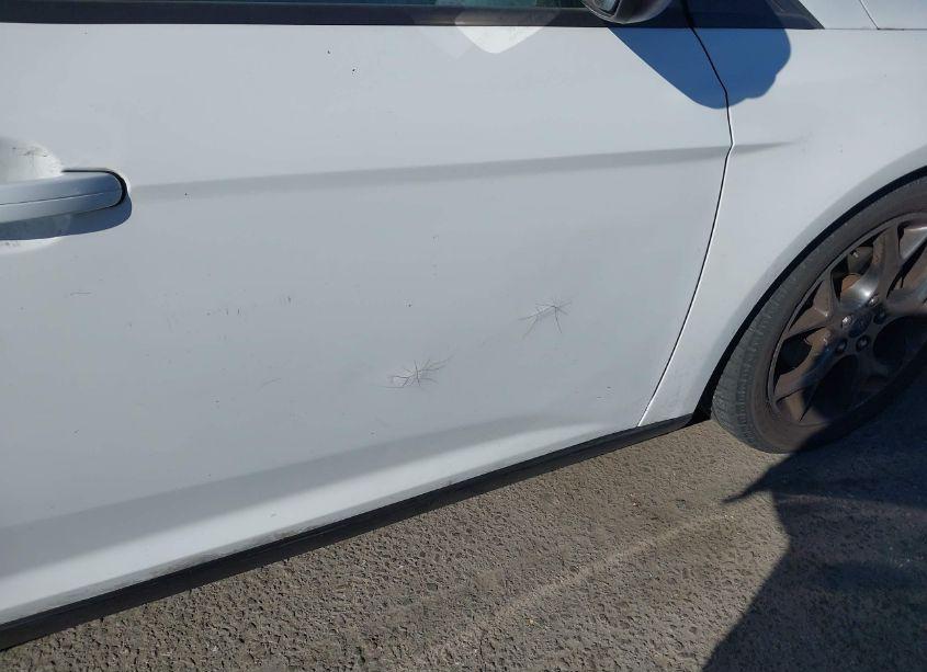 Photo 6 of 2014 Ford Focus SE (VIN 1FADP3F25EL327349)