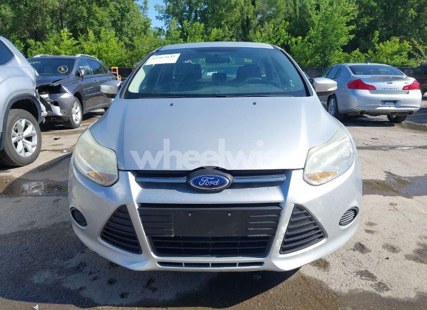 Photo 12 of 2014 Ford Focus SE (VIN 1FADP3F25EL333104)
