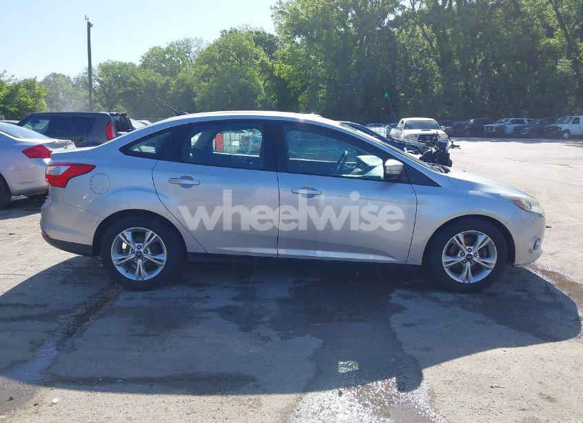 Photo 13 of 2014 Ford Focus SE (VIN 1FADP3F25EL333104)