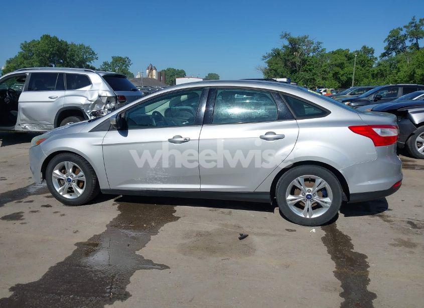 Photo 14 of 2014 Ford Focus SE (VIN 1FADP3F25EL333104)