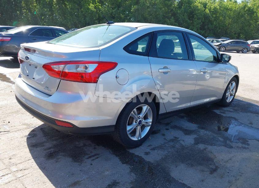 Photo 4 of 2014 Ford Focus SE (VIN 1FADP3F25EL333104)