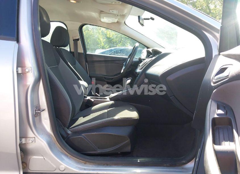 Photo 5 of 2014 Ford Focus SE (VIN 1FADP3F25EL333104)