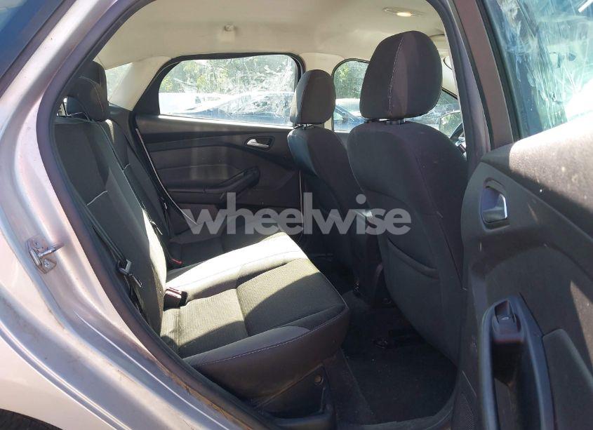 Photo 8 of 2014 Ford Focus SE (VIN 1FADP3F25EL333104)