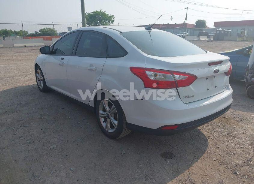 Photo 3 of 2014 Ford Focus SE (VIN 1FADP3F25EL345401)